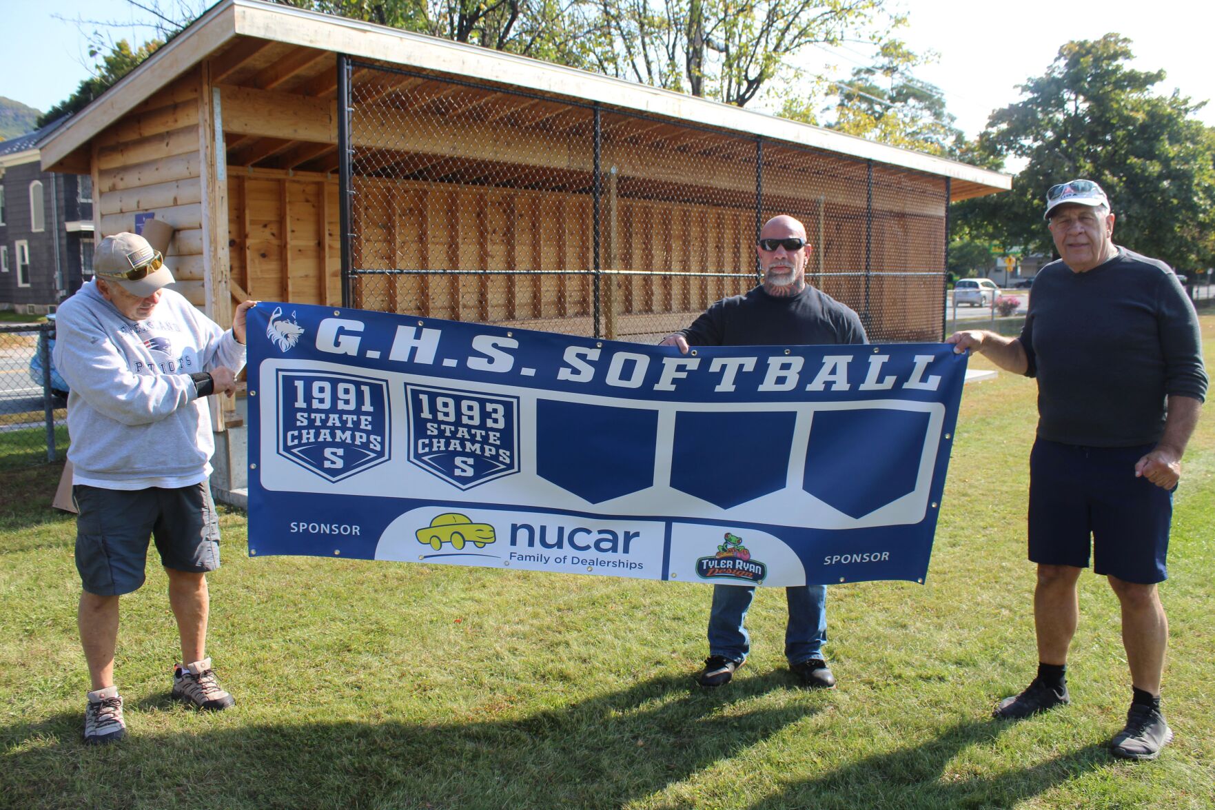 Banners to honor, encourage GHS baseball, softball